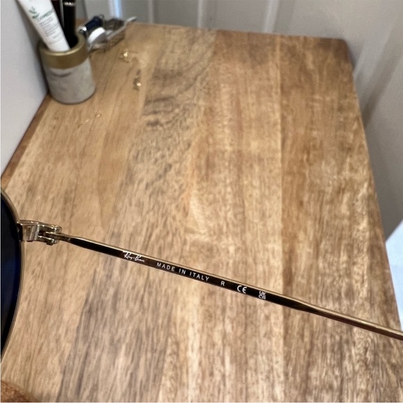 Like-new Ray-Ban Classic Round Grey Gradient & Gold Frame Sunglasses - Picture 6 of 7